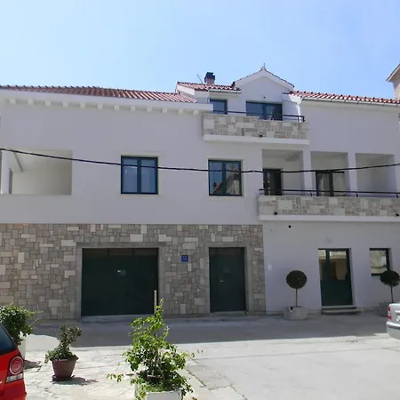 Lorenco Apartment *